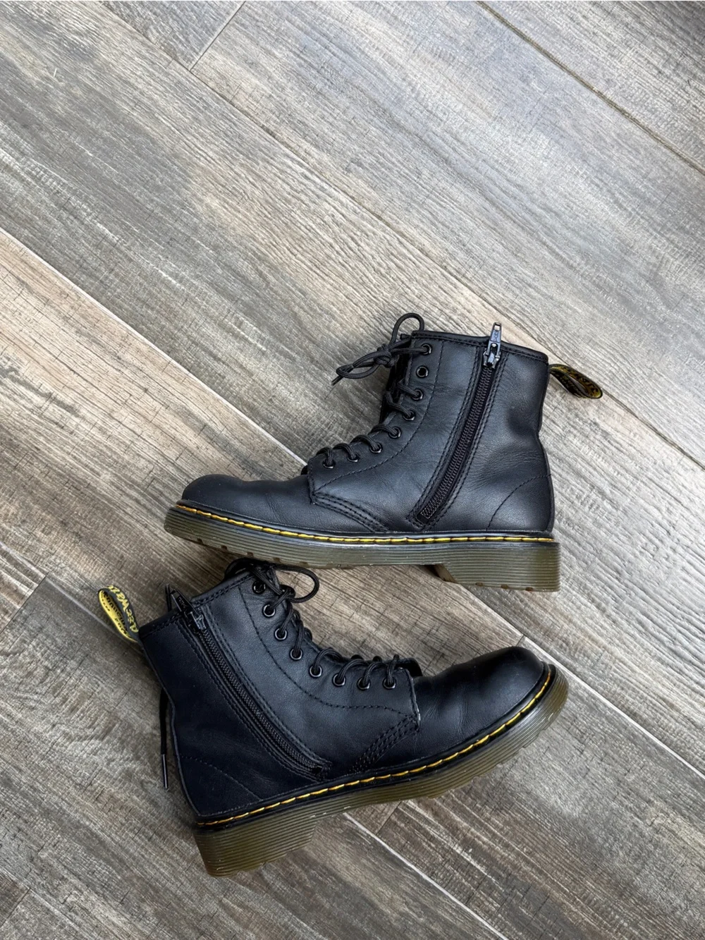 Dr Martens , black boots leather 2y